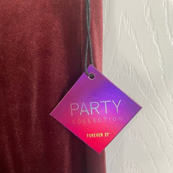 NWT Forever 21 Party Red Velvet Elastic Waist Leggings Pull-On Skinny Size Small - Picture 3 of 7